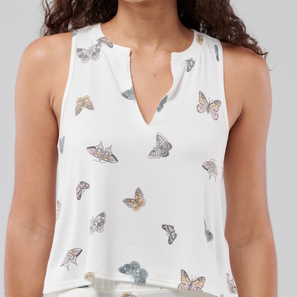 NWT   GILLY HICKS COZY NOTCH NECK TANK